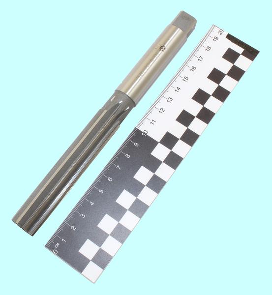 Развертка d18,0 Н7 ручная цилиндр. 9ХС "TLX"